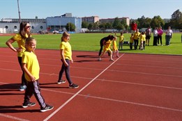 Na atletickém stadionu se opět setkaly děti ze speciálních škol z celého kraje