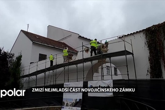 Zmizí nejmladší část novojičínského zámku, začala demolice zdi ze šedesátých let