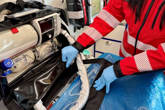 Kolegové v práci zachránili život muži po infarktu, poskytli mu rychlou první pomoc