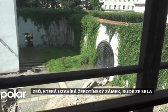 Zeď, která uzavírá Žerotínský zámek, bude nově ze skla