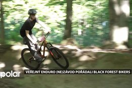 Bikeři z Černého lesa uspořádali první veřejný enduro (ne)závod, kde soutěžily i dvojice