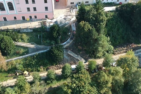 Pod zámkem Žerotínů vznikají zámecké terasy