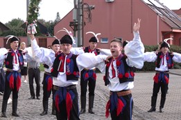 Hody v Kunovicích nabídly krojovaný průvod, tanec, hudbu i jedinečné akce