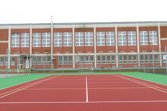 Nejmodernější školní sportoviště v regionu stojí u Mánesky