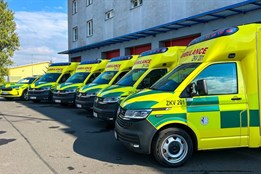 Zdravotnická záchranná služba Karlovarského kraje získala devět nových vozů za 37 milionů