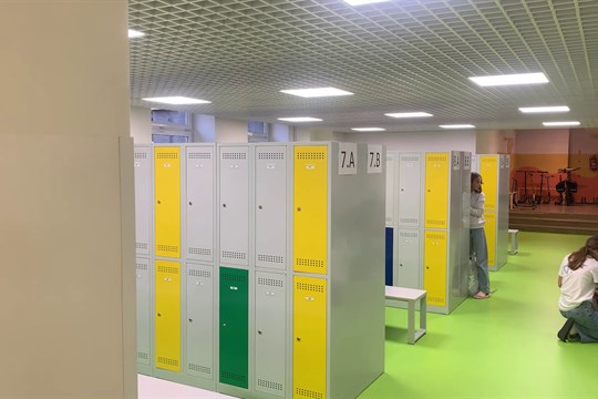 Základní škola Trávníky má nové žákovské šatny