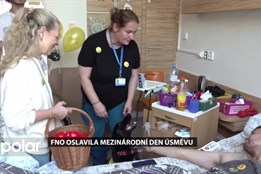 FNO oslavila Mezinárodní den úsměvu. Dobrovolníci rozdávali také dárky a občerstvení