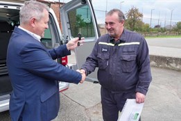 Dobrovolní hasiči v Nasobůrkách získali nový moderní vůz
