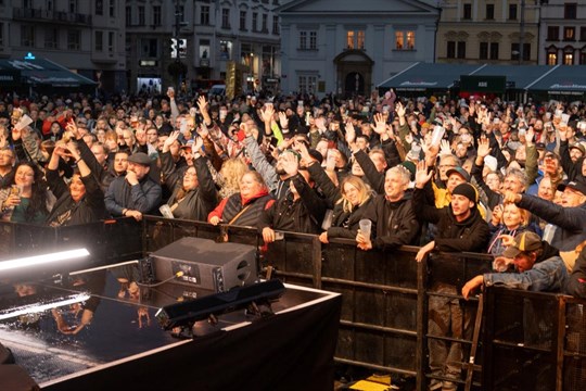 Tisíce lidí oslavily na Pilsner Festu narozeniny plzeňského ležáku