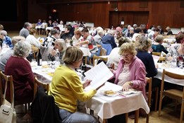 Hodonínští senioři oslavili svátek s Bohušem Matušem