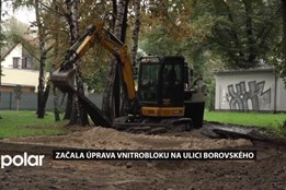 Na ulici Borovského se upravuje prostředí vnitrobloku, město zvelebuje veřejná prostranství