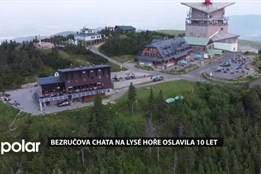 Turisté na Lysé hoře oslavili 10 let obnovené Bezručovy chaty