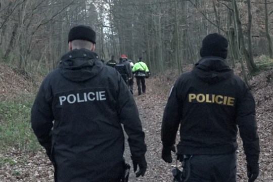 Rodina i policisté hledali třináctiletou dívku, nalezena byla v pořádku