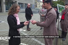 Vyvěšením vlajky před krajským úřadem si lidé v Ostravě připomněli Památný den sokolstva