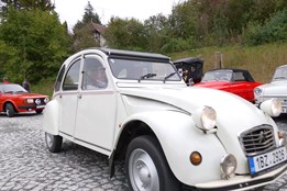 Cílové jízdy Slováckého Veteran Car Clubu se zúčastnilo přes 60 veteránů