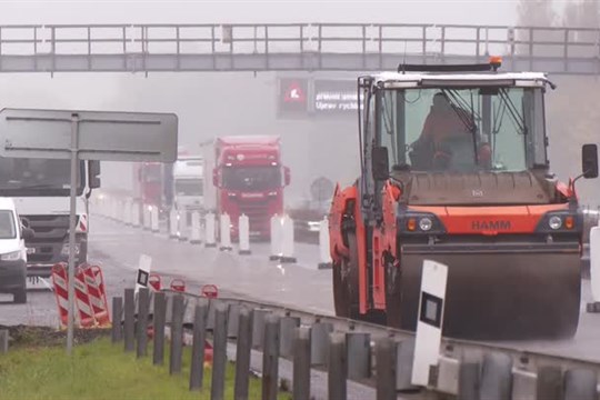 Dopravu na D10 komplikují stavební práce