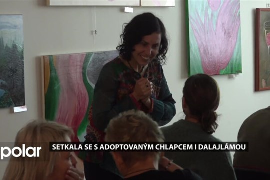 Po osmi letech se setkala s adoptovaným chlapcem i dalajlámou