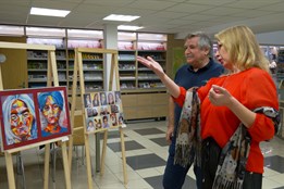 V Městském informačním centru vystavuje Markéta Švehlíková své pastely