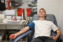 Studenti uherskohradišťského gymnázia poprvé darovali krev