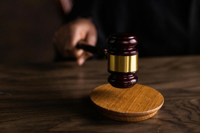Česká justice na suchu – smutný pohled na třetí moc ve státě
