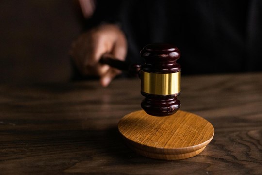 Česká justice na suchu – smutný pohled na třetí moc ve státě