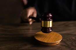 Česká justice na suchu – smutný pohled na třetí moc ve státě