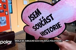 Škola na Jubilejní ulici oslavila půlstoletí, připomínat to bude i zasazený strom
