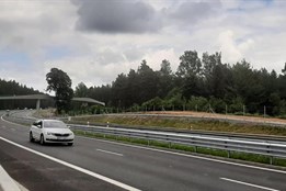 Plzeňský kraj má druhý nejvyšší počet aut z krajů a třetí největší délku silnic