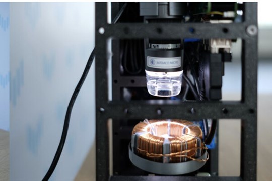 Nanoroboti z Ostravy letí do vesmíru. Univerzita VŠB-TUO posílá na ISS dva skvělé vynálezy