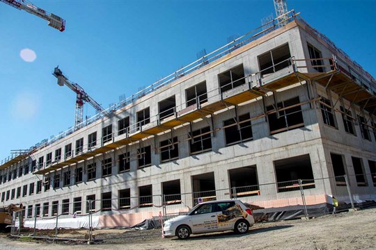 Nový pavilon FN Olomouc roste podle plánu, dokončení je plánováno na rok 2028