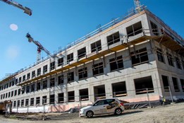 Nový pavilon FN Olomouc roste podle plánu, dokončení je plánováno na rok 2028