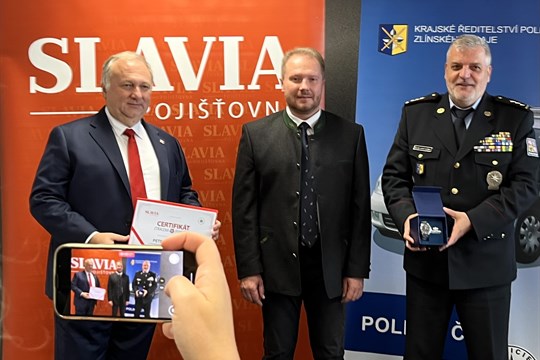 Petr Jordán ze Zlína získal ocenění za záchranu života. Vysílenou ženu vyvedl z nočního lesa