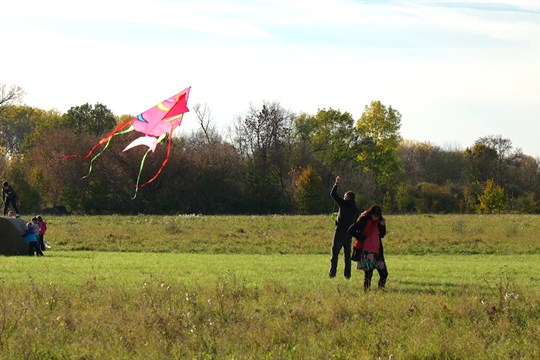 Skauti vypustili na oblohu 60 draků