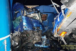 Vážná nehoda zablokovala dálnici D5 na Tachovsku