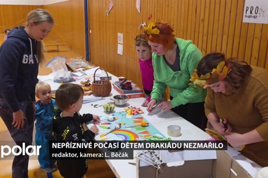 Nepříznivé počasí dětem drakiádu v Palkovicích nezmařilo
