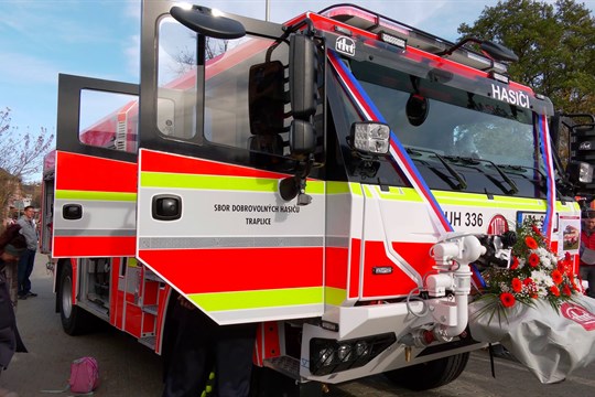 Do Traplic dorazila hasičská stříkačka Tatra Force CAS za osm a půl milionu korun