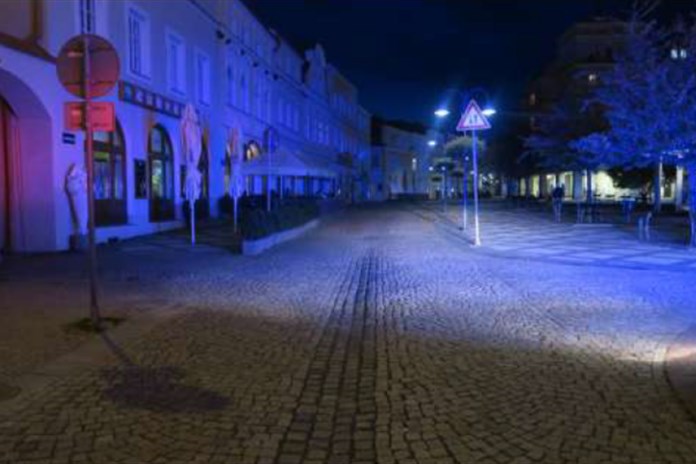 Policie hledá svědky srážky cyklisty se starší chodkyní