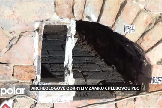Archeologové odkryli v Žerotínském zámku chlebovou pec