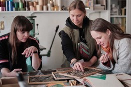 Otevřená studia Olomouc: 27 ateliérů zve veřejnost na tvořivou neděli