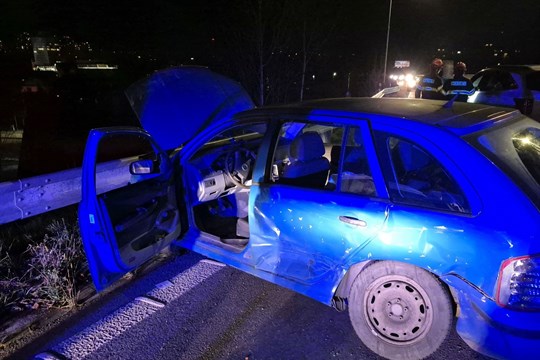 Náročný podvečer vsetínských hasičů: Během hodiny zasahovali u dvou nehod