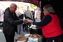 Desítky kuchařů soutěžily v Prušánkách o nejchutnější guláš 