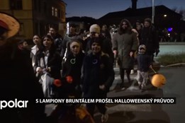 S lampiony Bruntálem prošel Halloweenský průvod