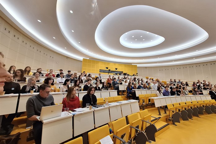 Svoboda slova, veřejnoprávní média nebo závislosti. Rada mladších ve Zlíně probere palčivá témata