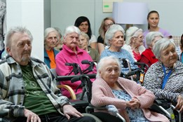 Základní umělecká škola připravila seniorům výstavu i koncert