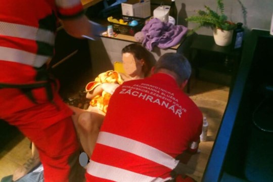 Záchranáři pomohli na svět holčičce ve Starém Jičíně, porod trval pár minut