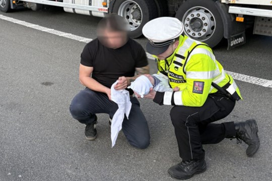 Havířovští policisté zachránili miminko, zatímco byli u jiné události