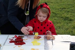 Ve středisku volného času děti uspávaly broučky