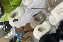 Celníci zadrželi padělky známých značek za miliony korun