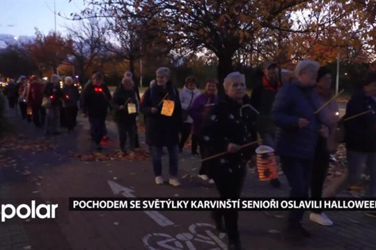 Karvinští senioři oslavili Haloween tradičním Pochodem seniorských světýlek