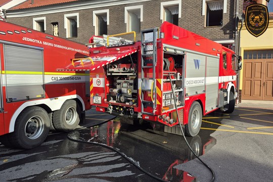 Ve zbrojnici dobrovolných hasičů v Kunovicích dopoledne hořelo
